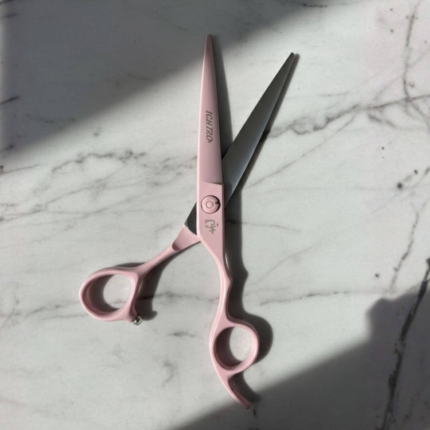 Ensemble de Ciseaux Ichiro Rose Pastel — Coupe & Effilage