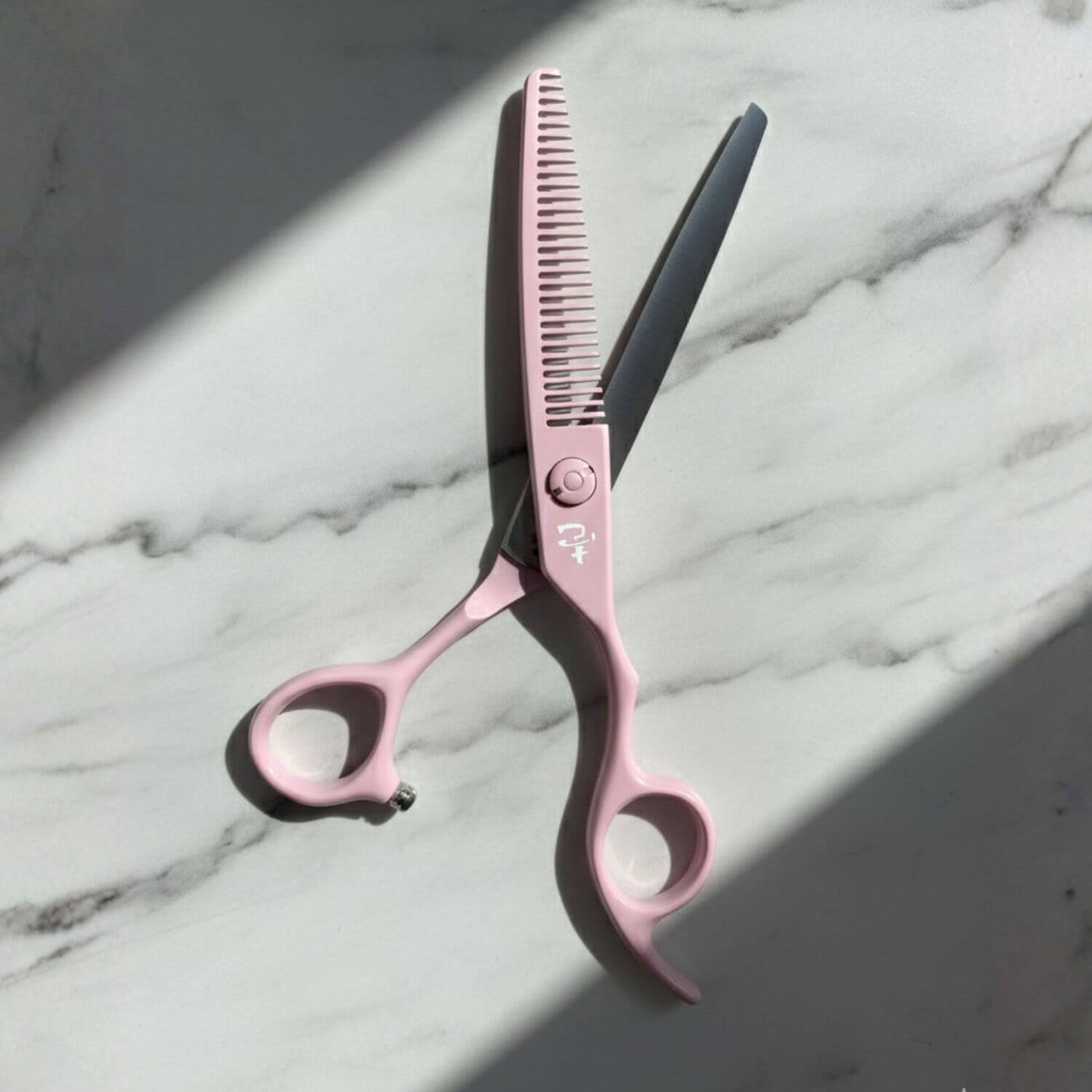 Ensemble de Ciseaux Ichiro Rose Pastel — Coupe & Effilage