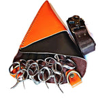 Etui-ceinture en cuir orange et marron pour cinq paires de ciseaux